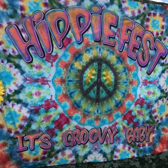 Meet your Posher, Courtney - Picture 1 of 1